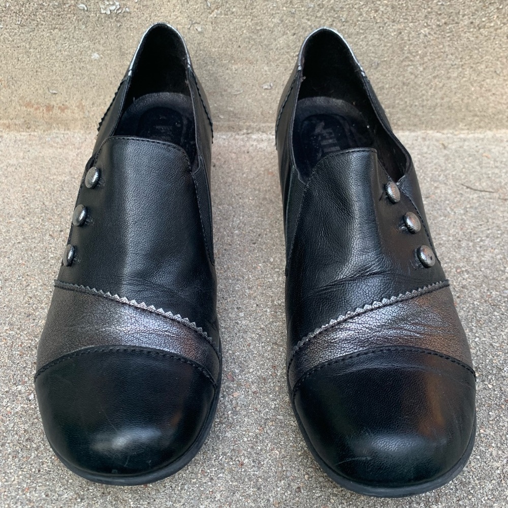 Fidji Leather 3-Button Loafers/Booties